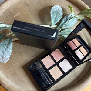 Elegant Glow Eyeshadow Palette by [Brand]
